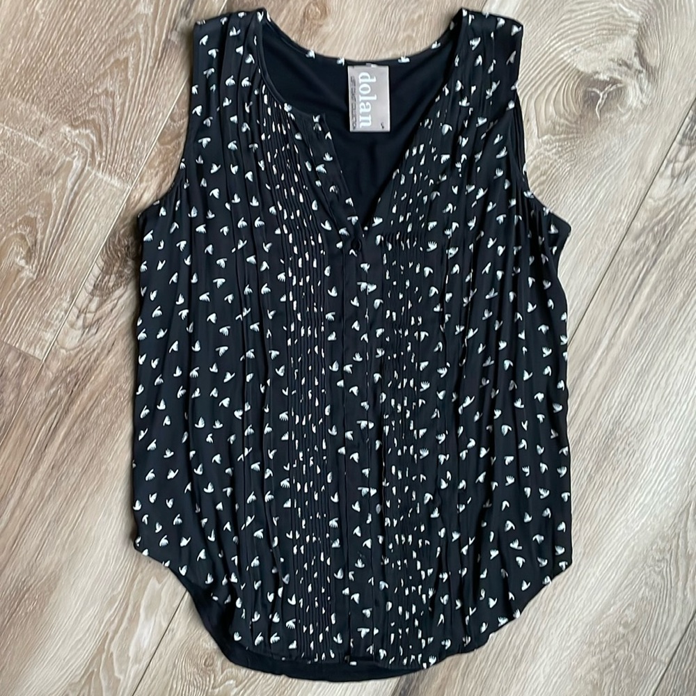 Dolan Sleeveless Pleated Bird Print Top Size Small